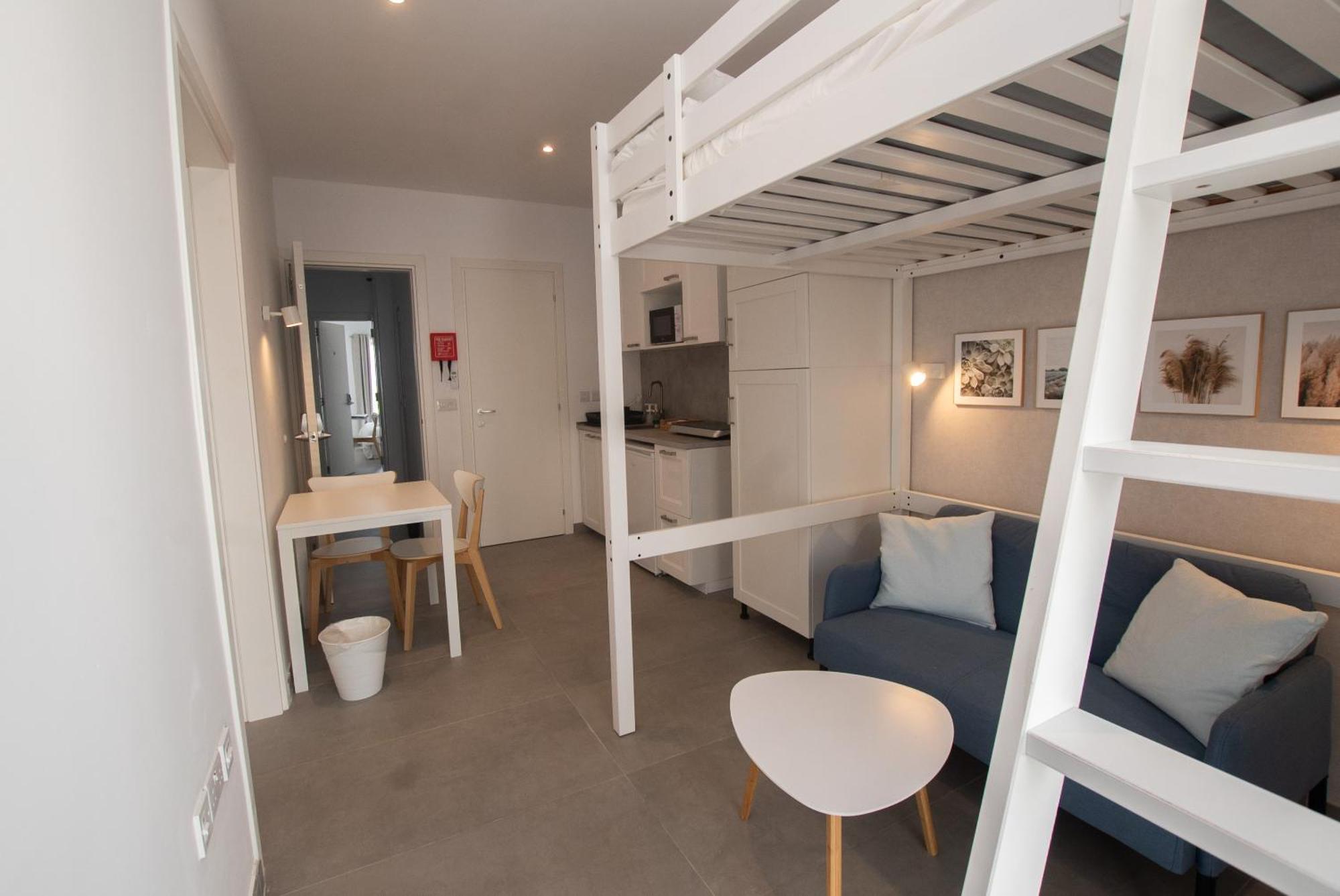 Hostel Gest *