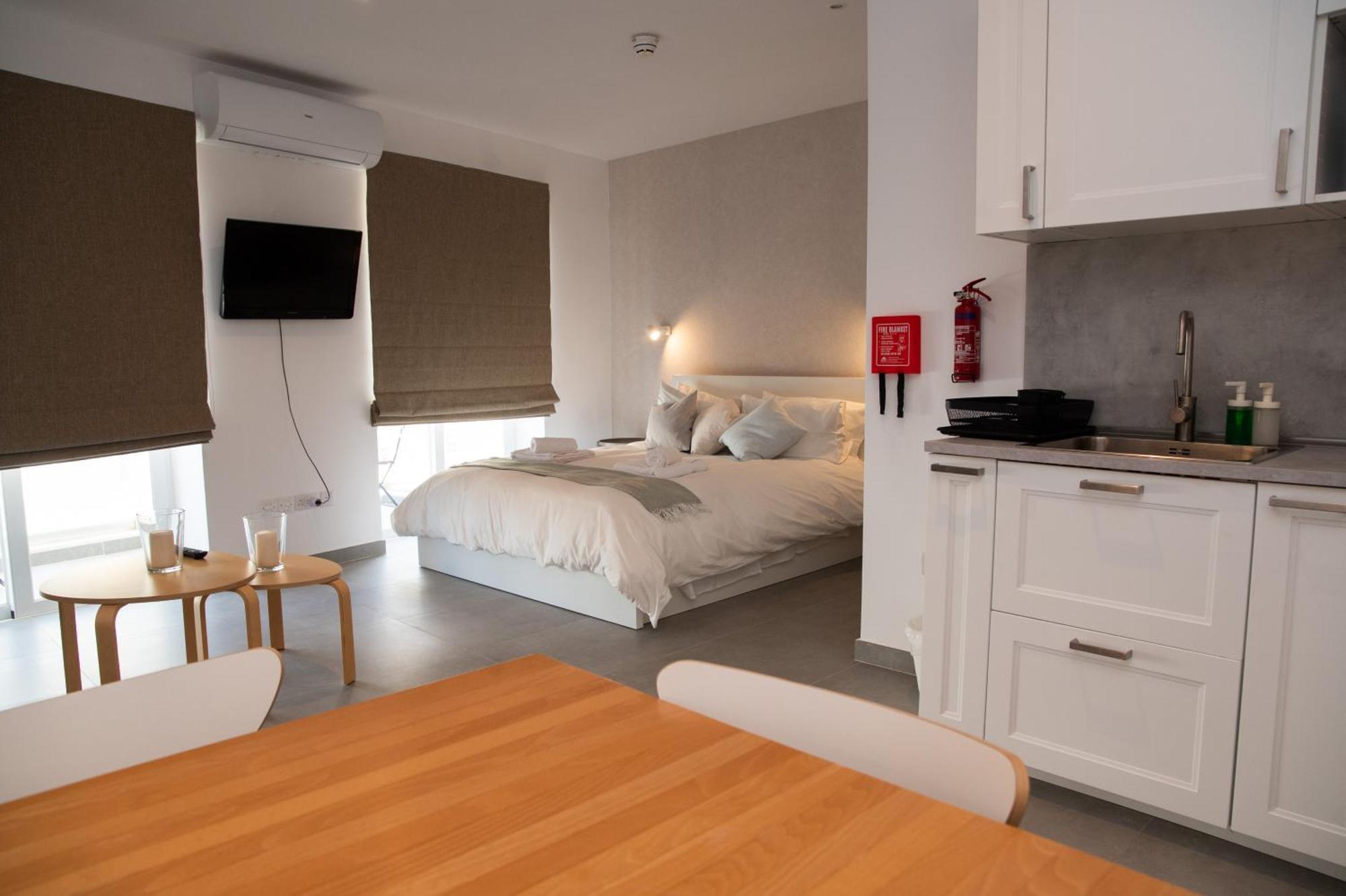 Gest Hostel *